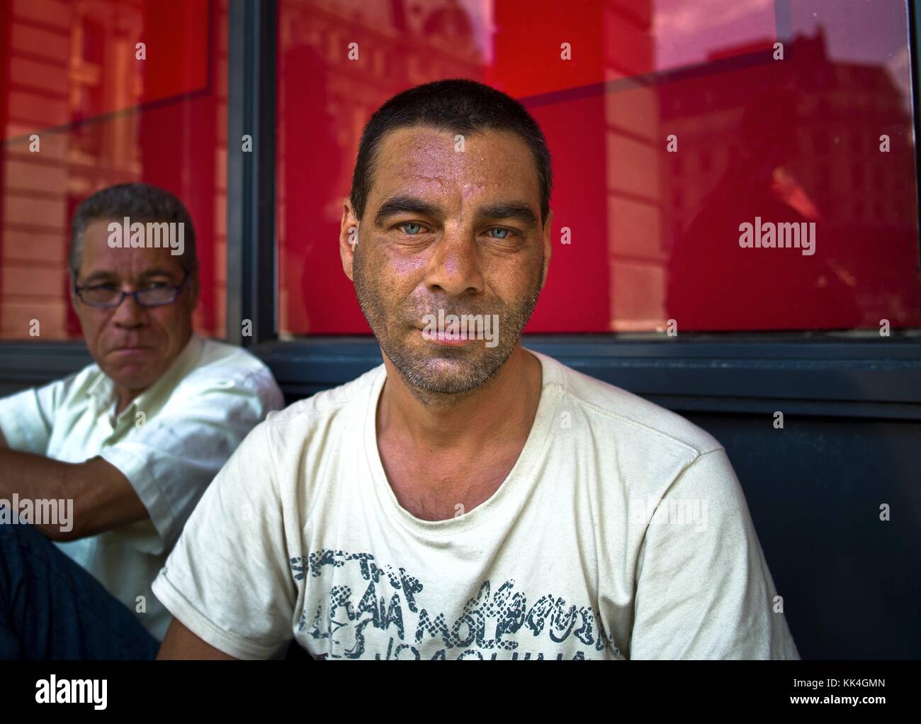 Povertà urbana - 25/07/2012 - - Jean-Marc, senza dimora con - uno sguardo luminoso e chiaro; vive nella stazione ferroviaria di Saint Lazare. - Sylvain Leser / le Pictorium Foto Stock