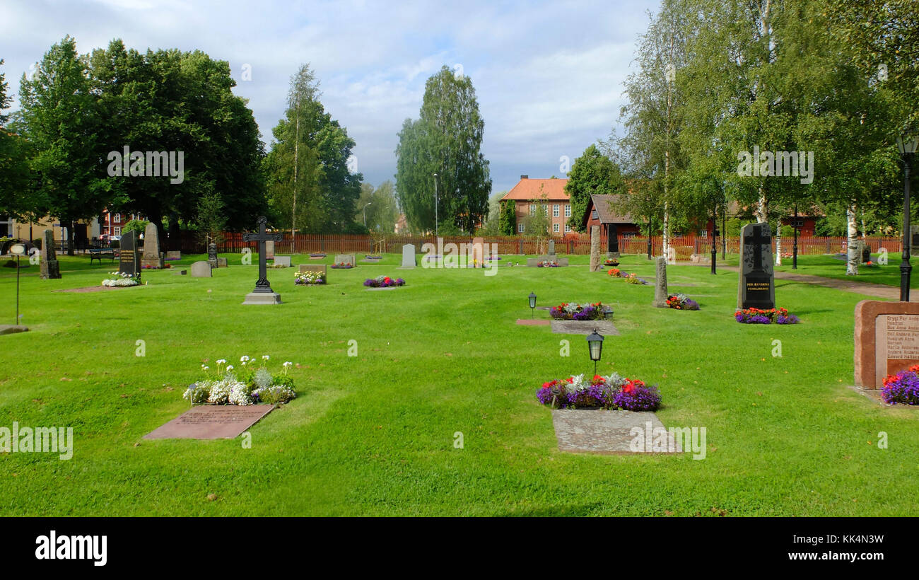 Sverige. 2014/08/03. Il cimitero di mora, nel centro del paese, la finitura della Vasaloppet annuale, a 90 km di sci di fondo evento. Foto Stock
