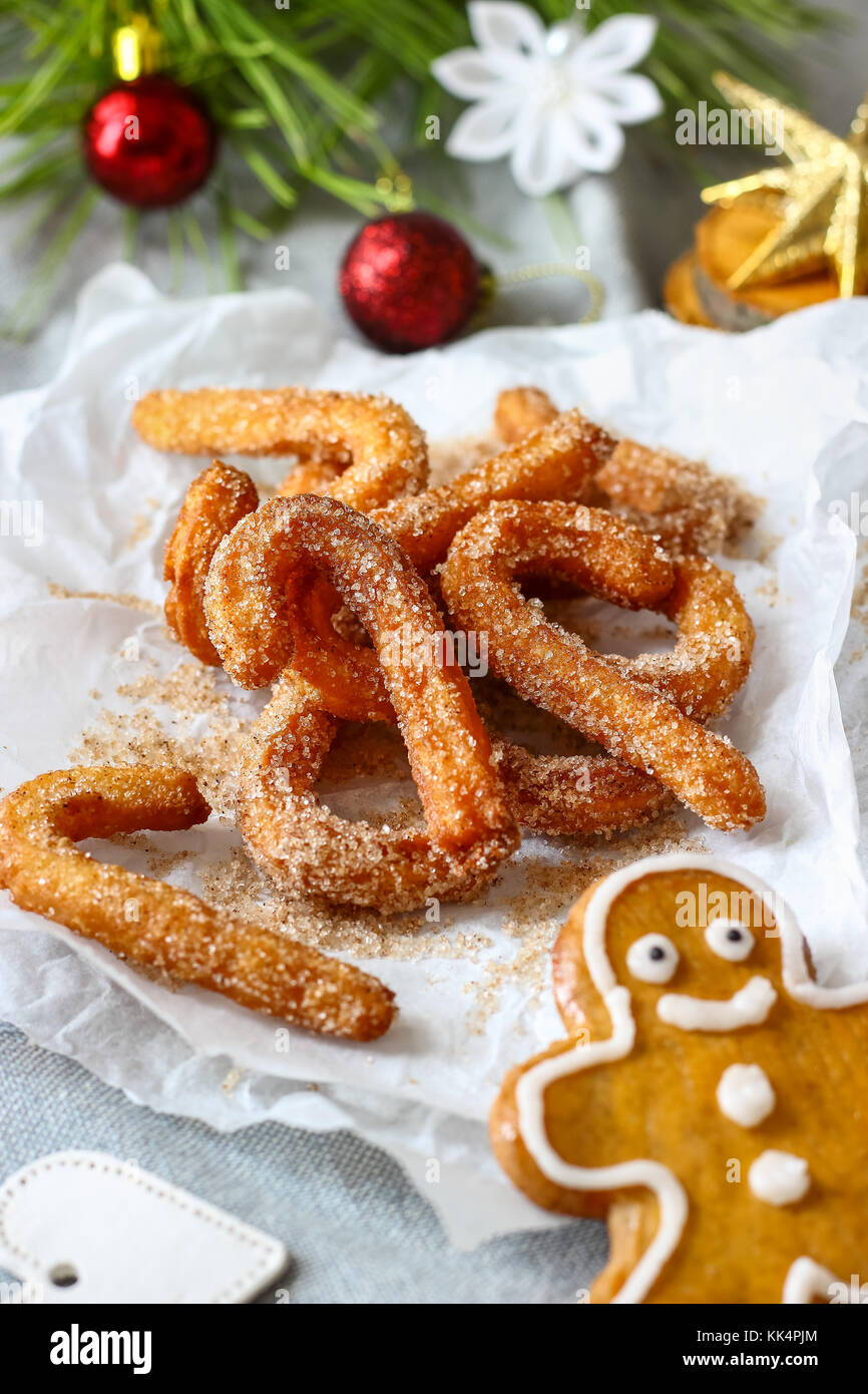 Churros tradizionali con pan di zenzero sapore Foto Stock