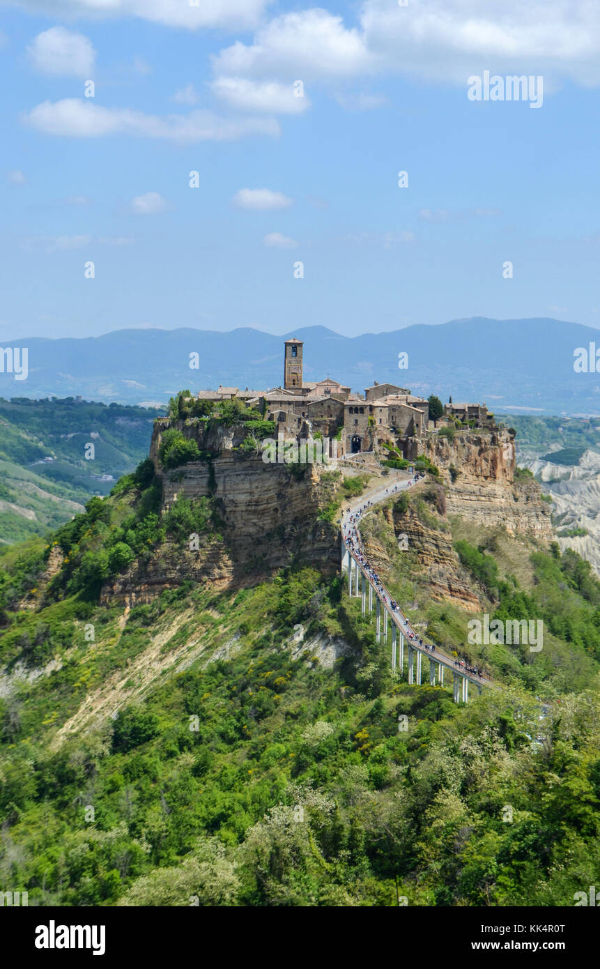 Italia; Lazio: Civita di Bagnoregio, fondata dagli Etruschi più di 2500 anni fa, elencato tra i "Più bei villaggi' in Italia. Noto anche come Foto Stock