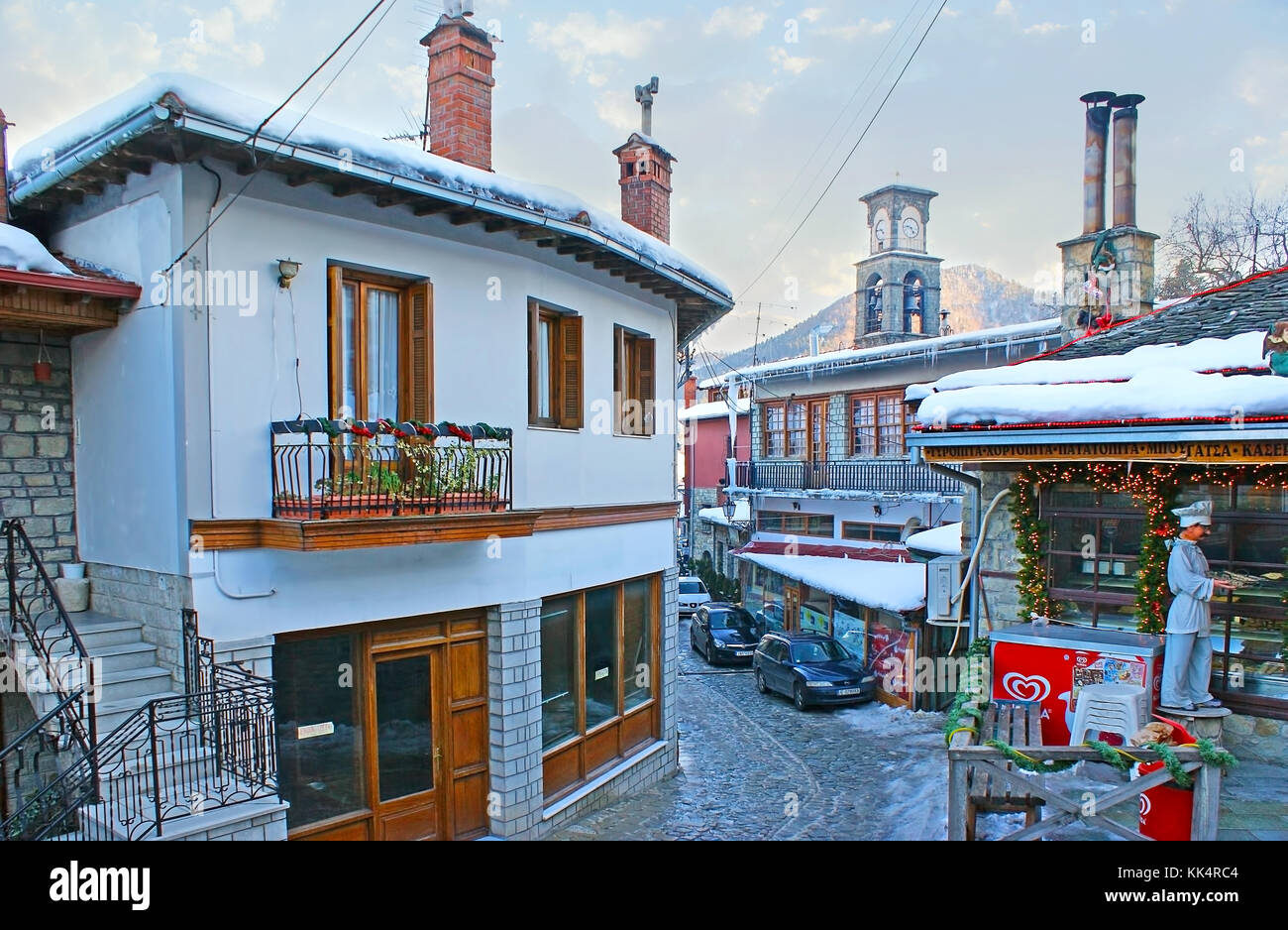 Metsovo, Grecia - 2 gennaio 2012: la piccola vlach città è la famosa località turistica in pindo, famoso per la sua architettura e la sua cucina, su Foto Stock