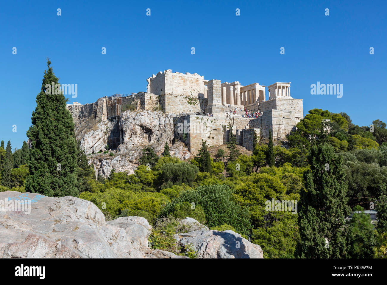 Vista dell'Acropoli dal areopago Collina con i Propilei alla ribalta, Atene, Grecia Foto Stock