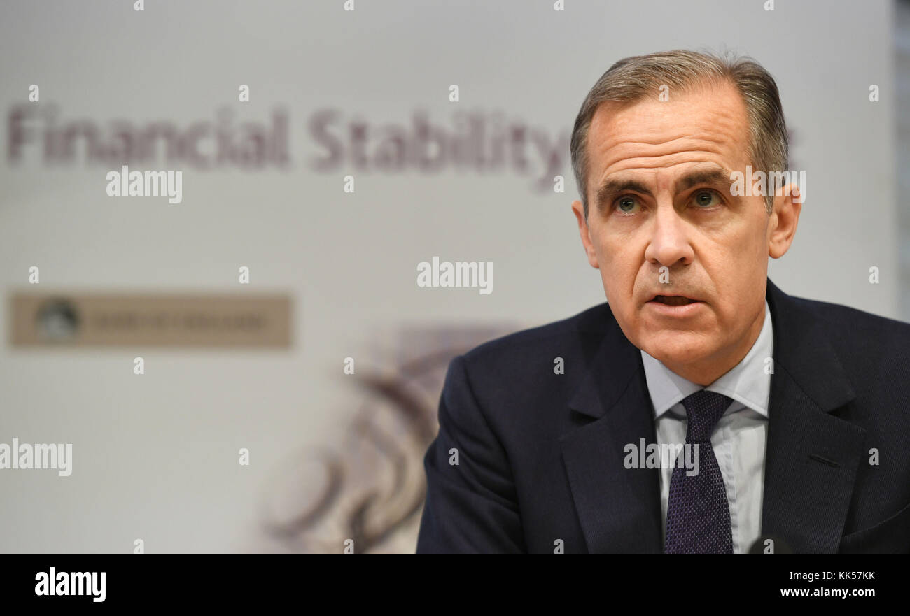 Banca d'Inghilterra governatore Mark Carney parlando durante la banca di Inghilterra del la stabilità finanziaria relazione presso la banca di Inghilterra nella città di Londra. Foto Stock
