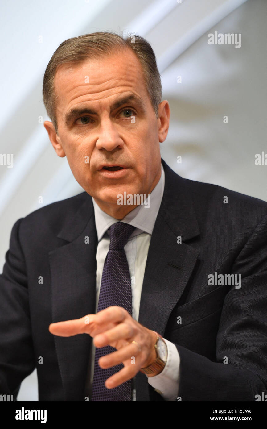 Banca d'Inghilterra governatore Mark Carney parlando durante la banca di Inghilterra del la stabilità finanziaria relazione presso la banca di Inghilterra nella città di Londra. Foto Stock