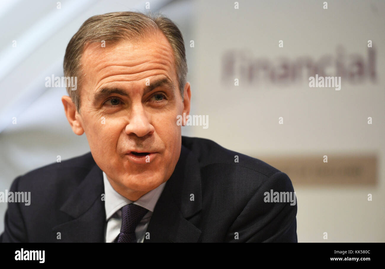 Banca d'Inghilterra governatore Mark Carney parlando durante la banca di Inghilterra del la stabilità finanziaria relazione presso la banca di Inghilterra nella città di Londra. Foto Stock