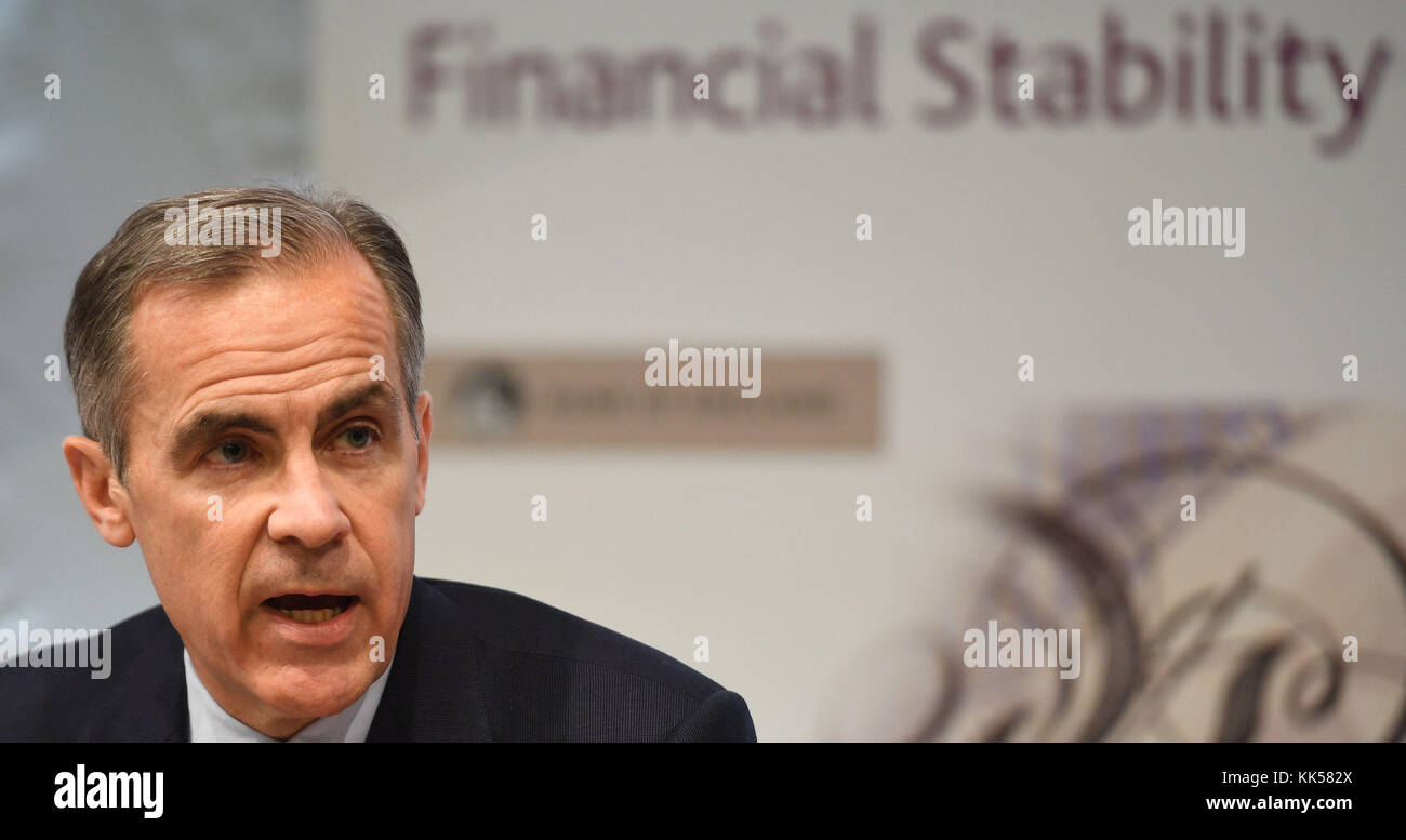 Banca d'Inghilterra governatore Mark Carney parlando durante la banca di Inghilterra del la stabilità finanziaria relazione presso la banca di Inghilterra nella città di Londra. Foto Stock