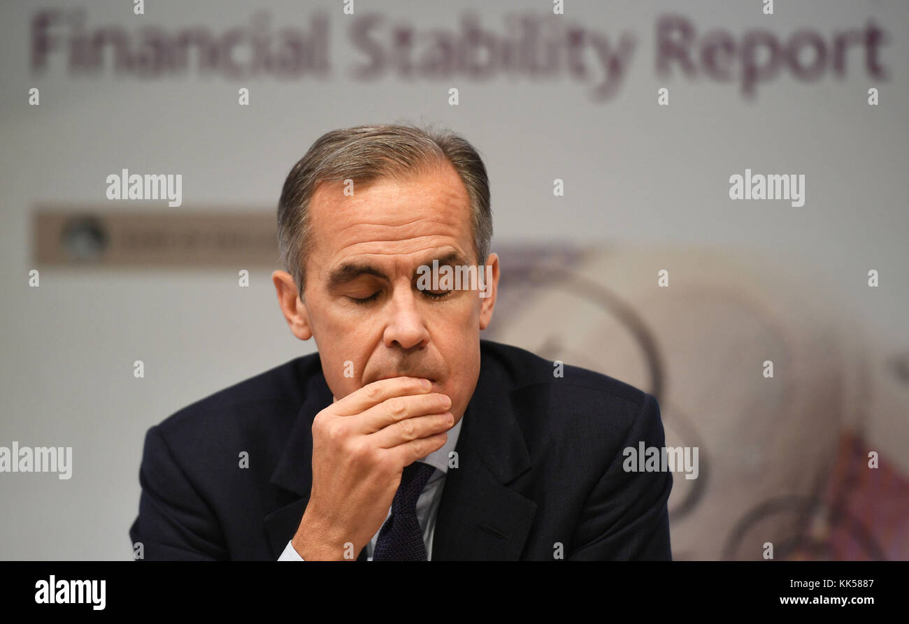 Banca d'Inghilterra governatore Mark Carney parlando durante la banca di Inghilterra del la stabilità finanziaria relazione presso la banca di Inghilterra nella città di Londra. Foto Stock