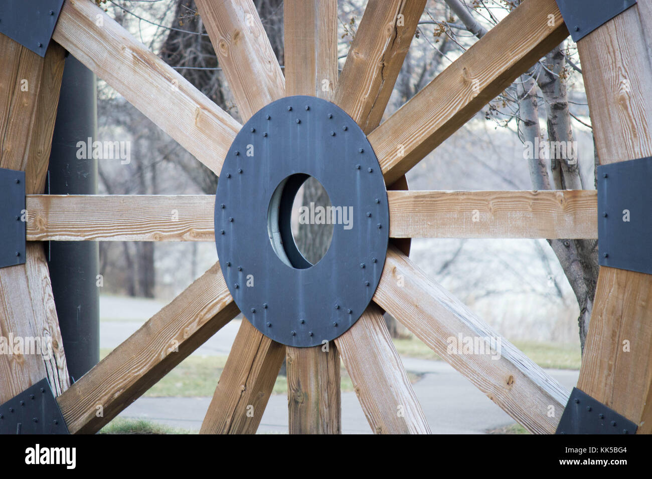 Ferry boat ruota realizzati in legno e acciaio sul fiume Missouri shore Foto Stock