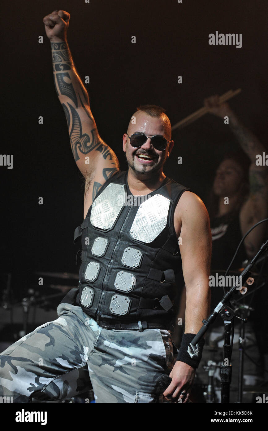 FORT LAUDERDALE, Florida - 19 OTTOBRE: Joakim Broden di Sabaton si esibisce al Revolution il 19 ottobre 2016 a Fort Lauderdale, Florida persone: Joakim Broden T. Foto Stock