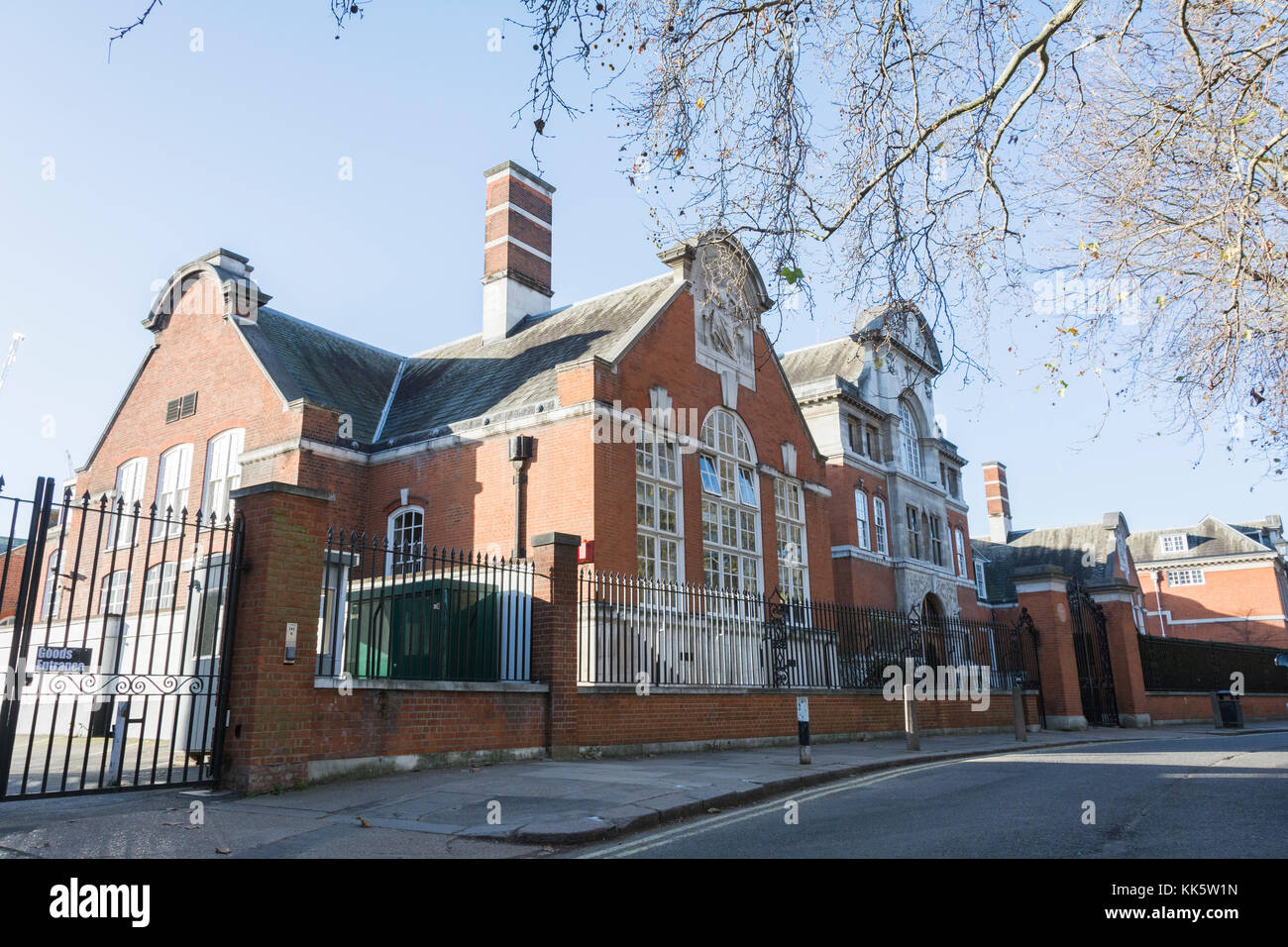 Esterno del San Paolo scuola per ragazze a Brook Green, Hammersmith, West London, England, Regno Unito Foto Stock