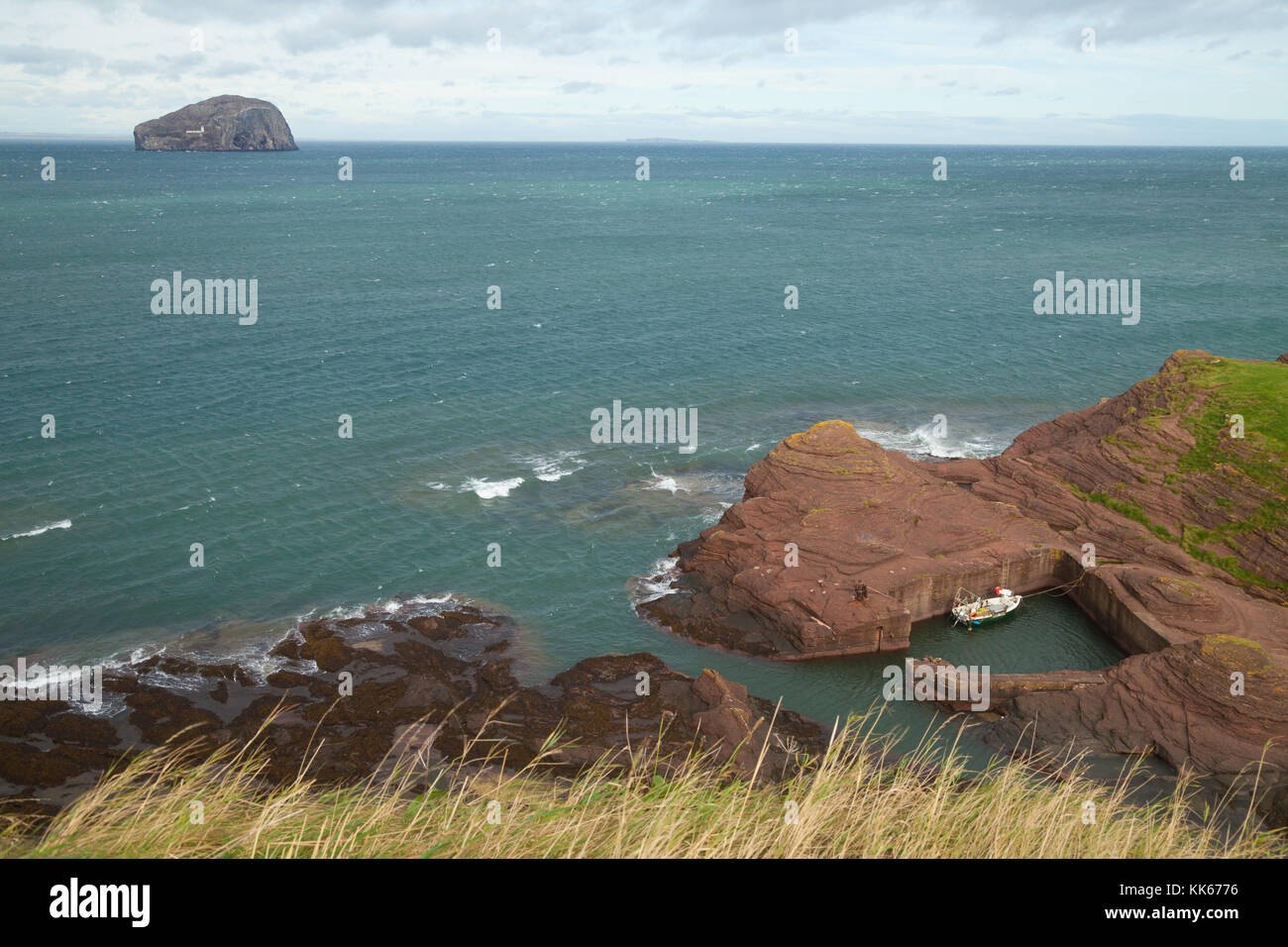 Scotlands più piccolo porto, Gegan vicino a North Berwick in Scozia. Foto Stock