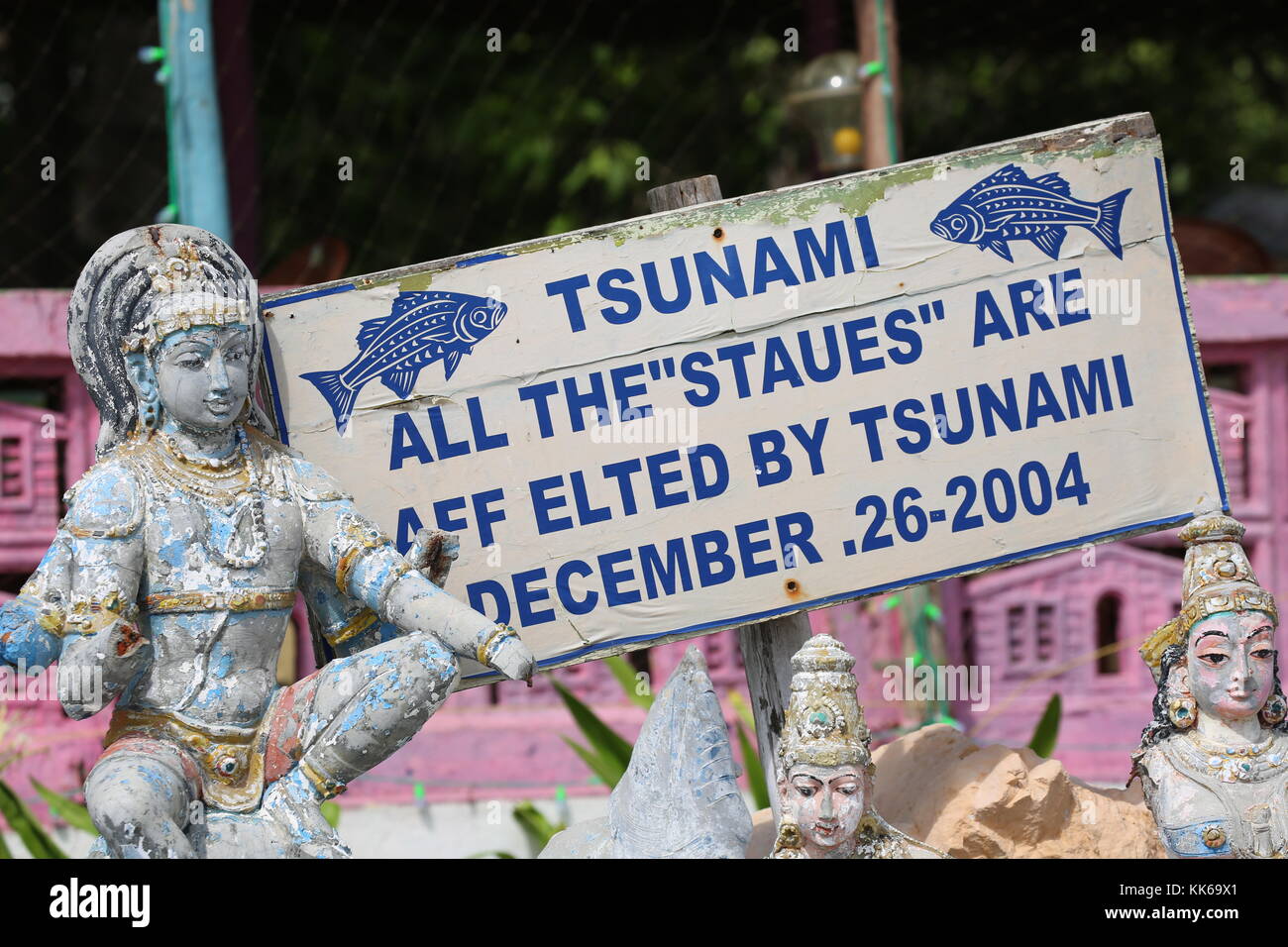 Schild zum Gedenken an den tsunami 2004 - Protezione per commemorare lo tsunami 2004 Foto Stock