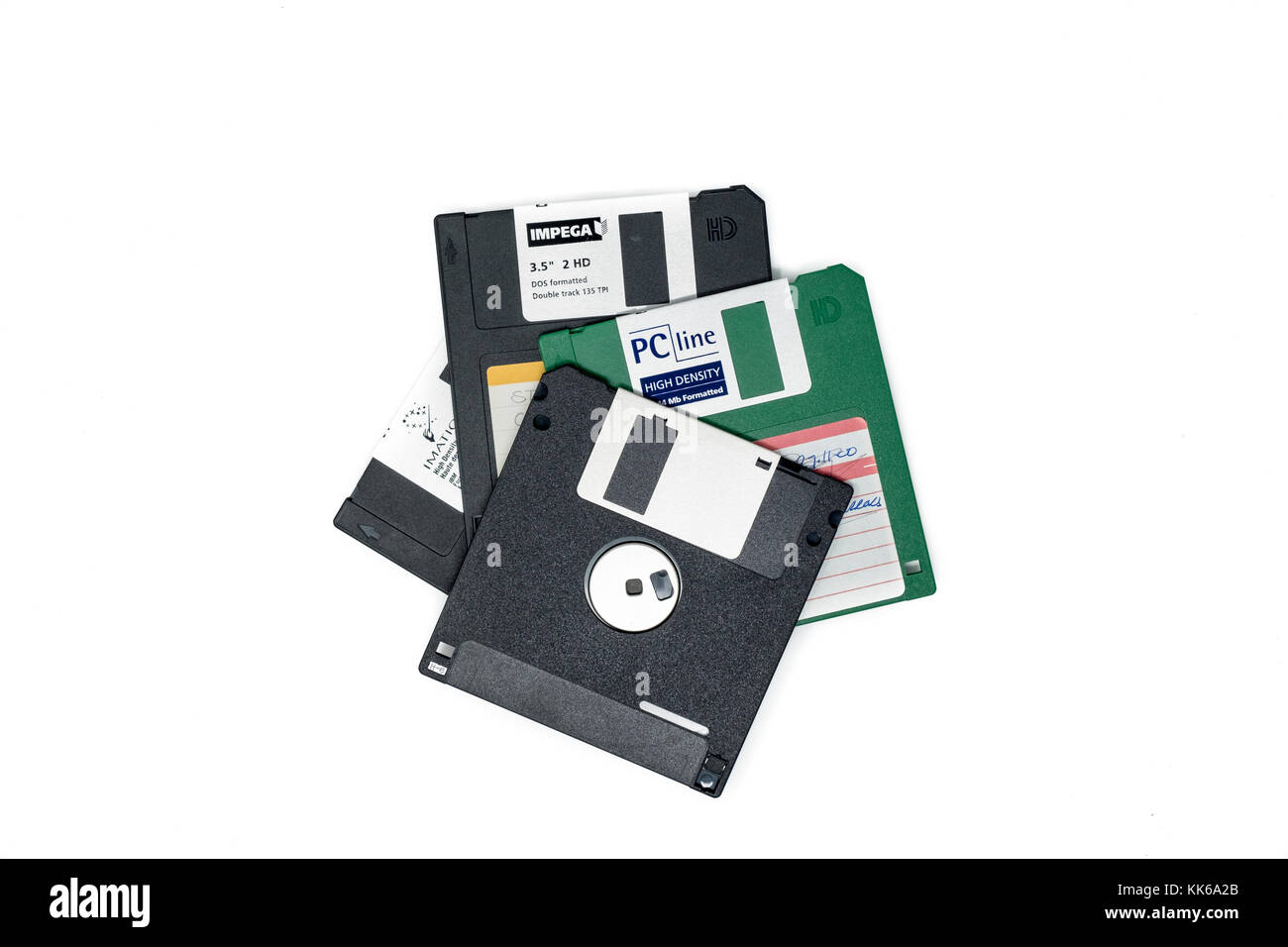 Selezione dei dischi floppy su sfondo bianco Foto Stock