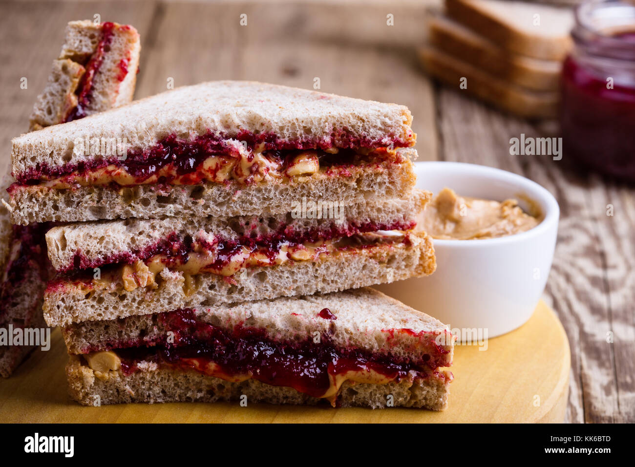 Pane burro e marmellata immagini e fotografie stock ad alta risoluzione Alamy