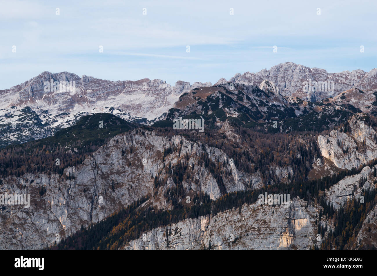 Aspri picchi di montagna nelle Alpi Giulie gamma Foto Stock