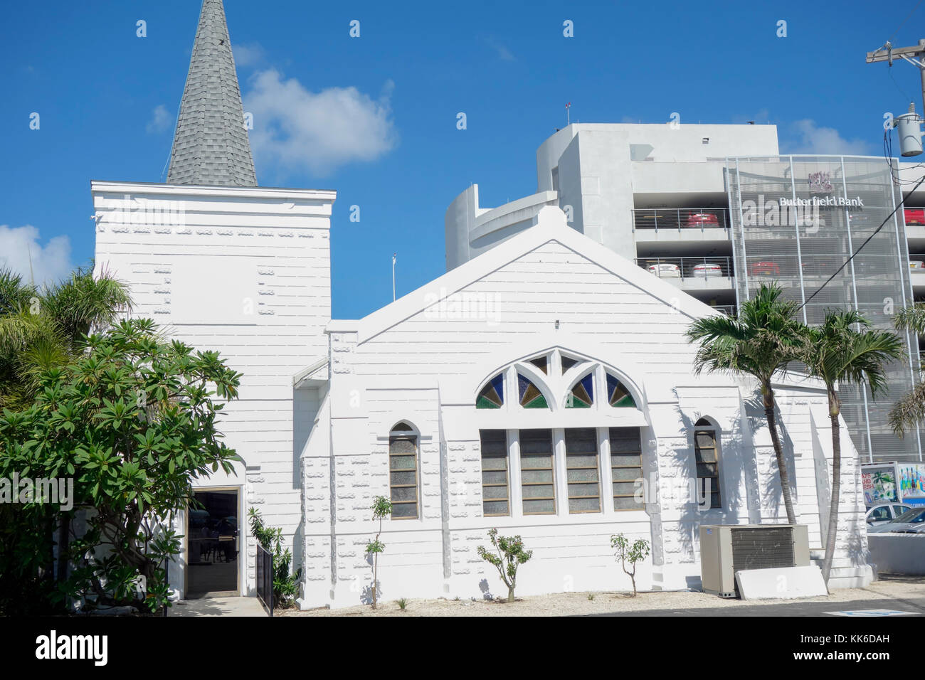 Lungomare e dal centro di Georgetown sull'isola di Grand Cayman nelle isole Cayman. Foto Stock