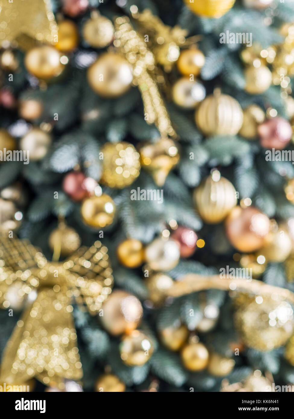 Natale o Capodanno astratta. foto sfocata del nuovo anno albero. Foto Stock
