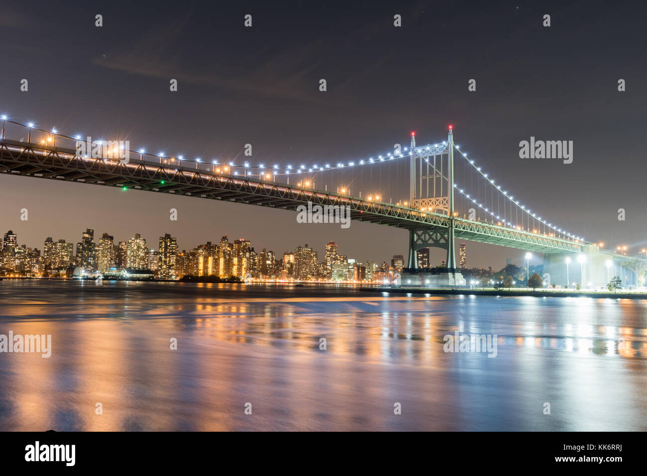 Robert f. il ponte Kennedy (aka triboro bridge) di notte, in Astoria, Queens, a new york Foto Stock