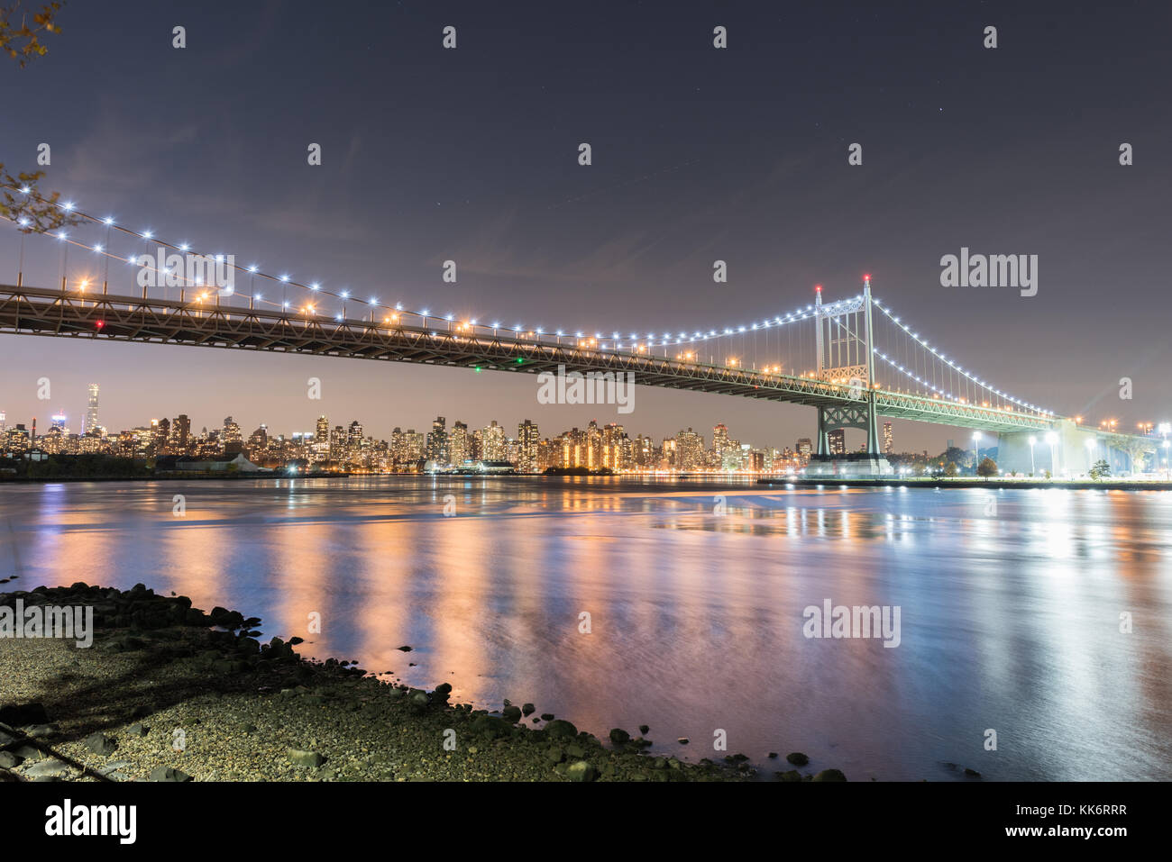 Robert f. il ponte Kennedy (aka triboro bridge) di notte, in Astoria, Queens, a new york Foto Stock