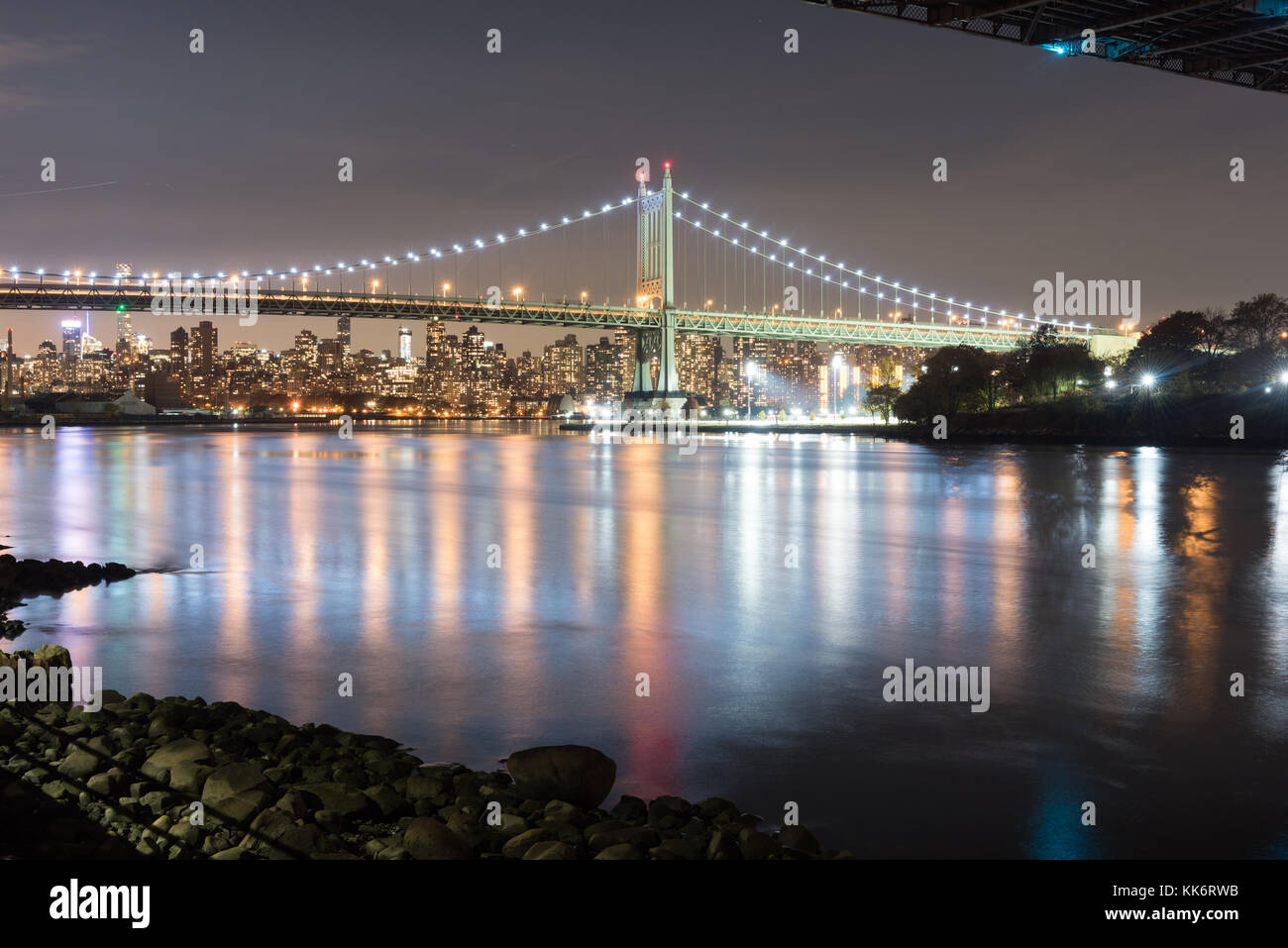 Robert f. il ponte Kennedy (aka triboro bridge) di notte, in Astoria, Queens, a new york Foto Stock