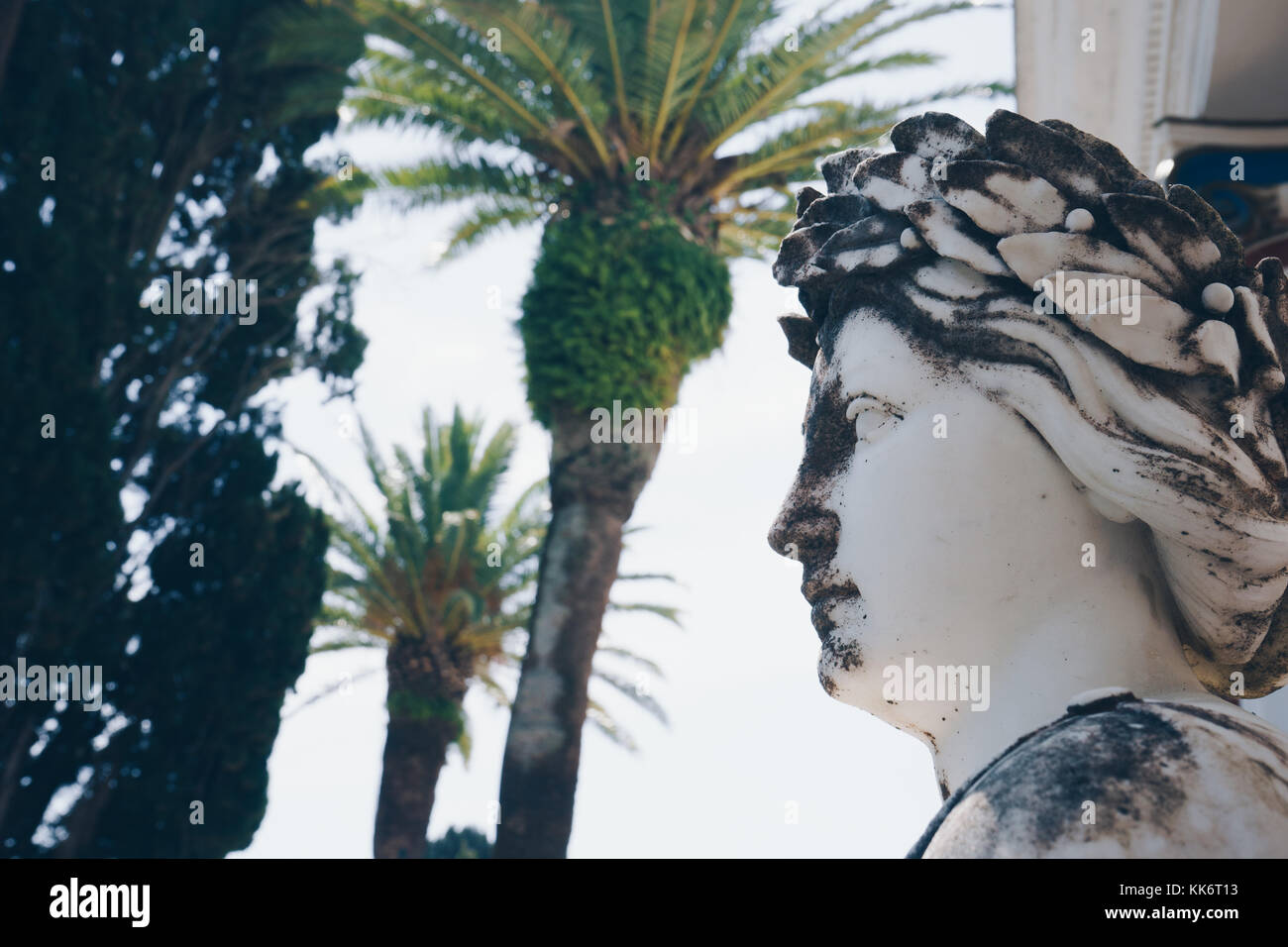 Statua di Clio, la musa della poesia epica e storia , su Achillion Palace, Corfu Grecia. Foto Stock