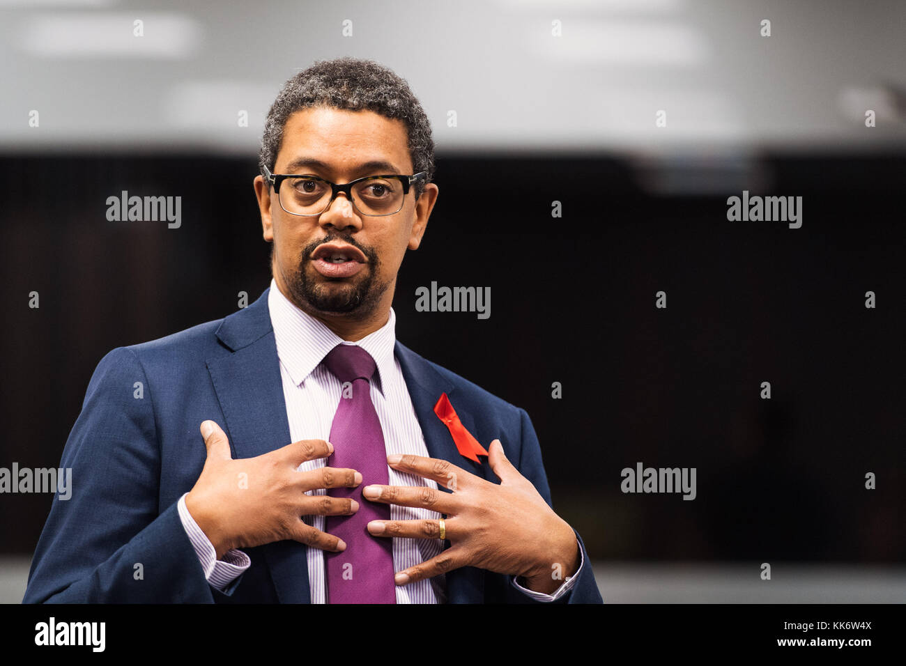 Vaughan Gething AM, manodopera Membro della Welsh Assembly Government per Cardiff Sud e Penarth, parlando in Tŷ Hywel nella Baia di Cardiff Foto Stock
