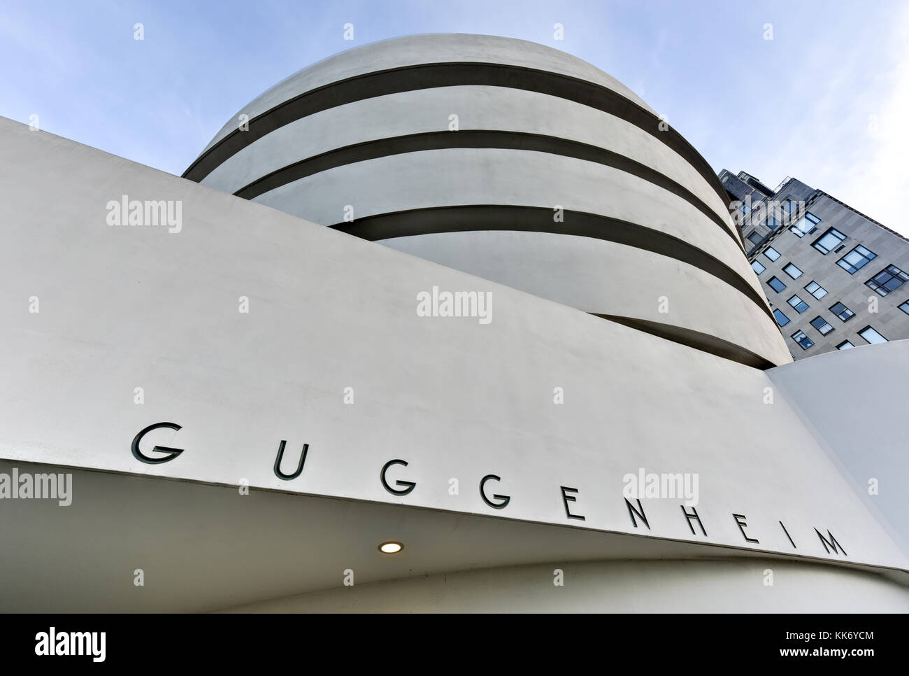 New York City - 31 Gennaio 2016: il famoso Solomon R Guggenheim il museo di arte moderna e contemporanea nella città di New York, Stati Uniti d'America Foto Stock