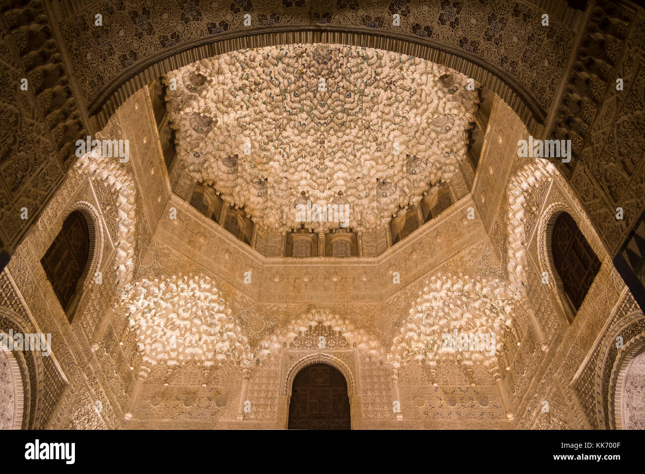 Granada, Spagna. Palazzo rinascimentale dell'imperatore Carlo V. Palacio Carlos V. circolare interna del cortile. Credito: ABEL F. ROS/Alamy Foto Stock