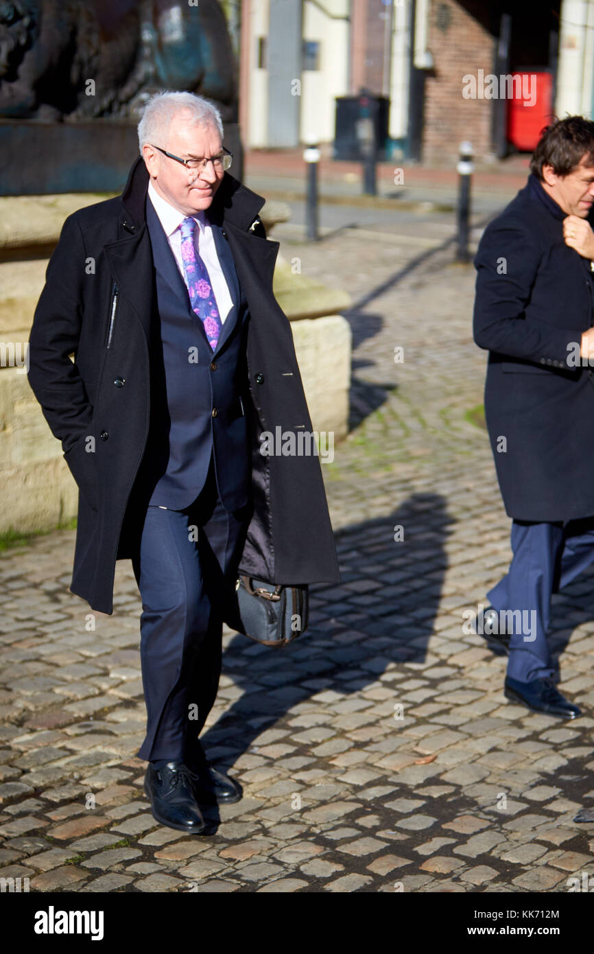 Steve Robertson, amministratore delegato di Thames Water plc, presso Aylesbury Crown Court. L'utilità è stata multata per £20m per aver scaricato illegalmente acque reflue nel fiume Tamigi Foto Stock