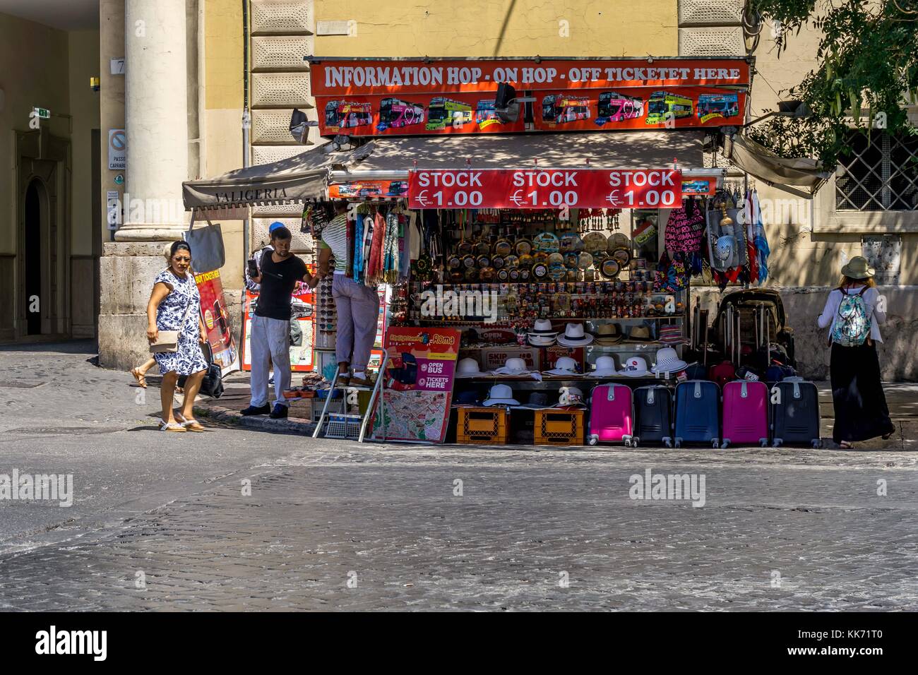 Pressione di stallo di mercato su Via Carlo Alberto, Roma, Italia. Foto Stock