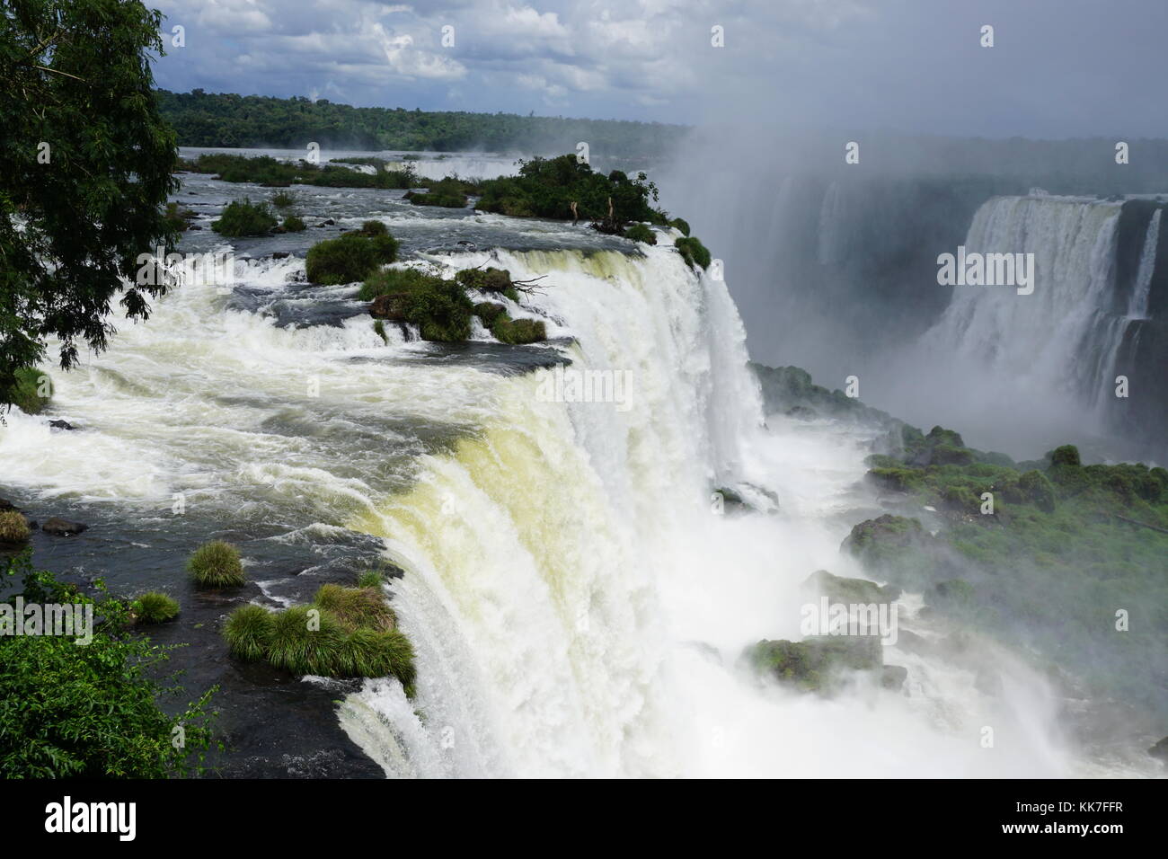 Cascate di Iguassù, cascate di Iguazú, Iguassu Falls, o Iguaçu Falls, Sud America Foto Stock