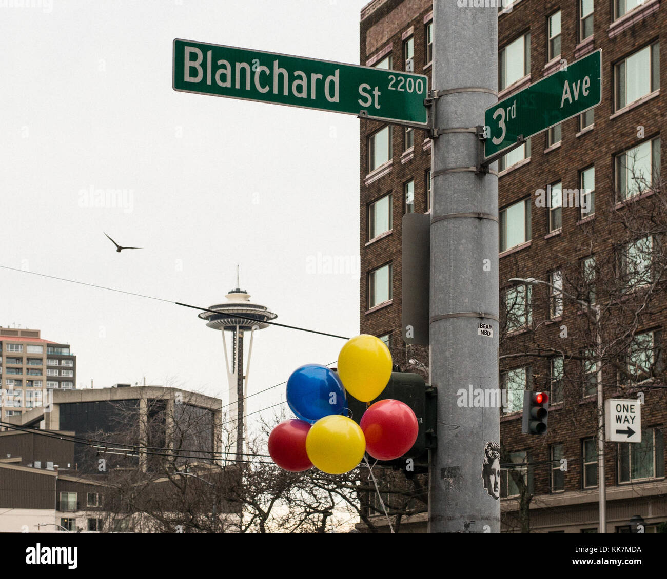 Lanciato verso la fine di agosto 2016 quando Bertha passa sotto il primo viale e Union Street, #BalloonsOverBertha è ancora un altro modo per tenere traccia dei progressi compiuti sulla SR 99 il progetto di tunnel. Abbiamo preso questo Dicembre 2016 foto di Bertha quando il rotore di taglio era di circa 170 piedi sotto la Terza Avenue e Blanchard Street intersezione. Foto Stock