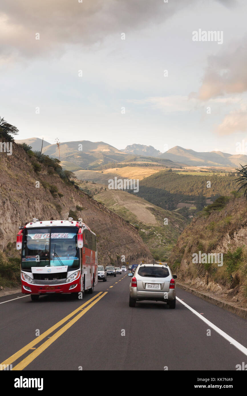 Ecuador - guidando la strada Panamericana vicino Ibarra, Ecuador del Nord, America del Sud Foto Stock