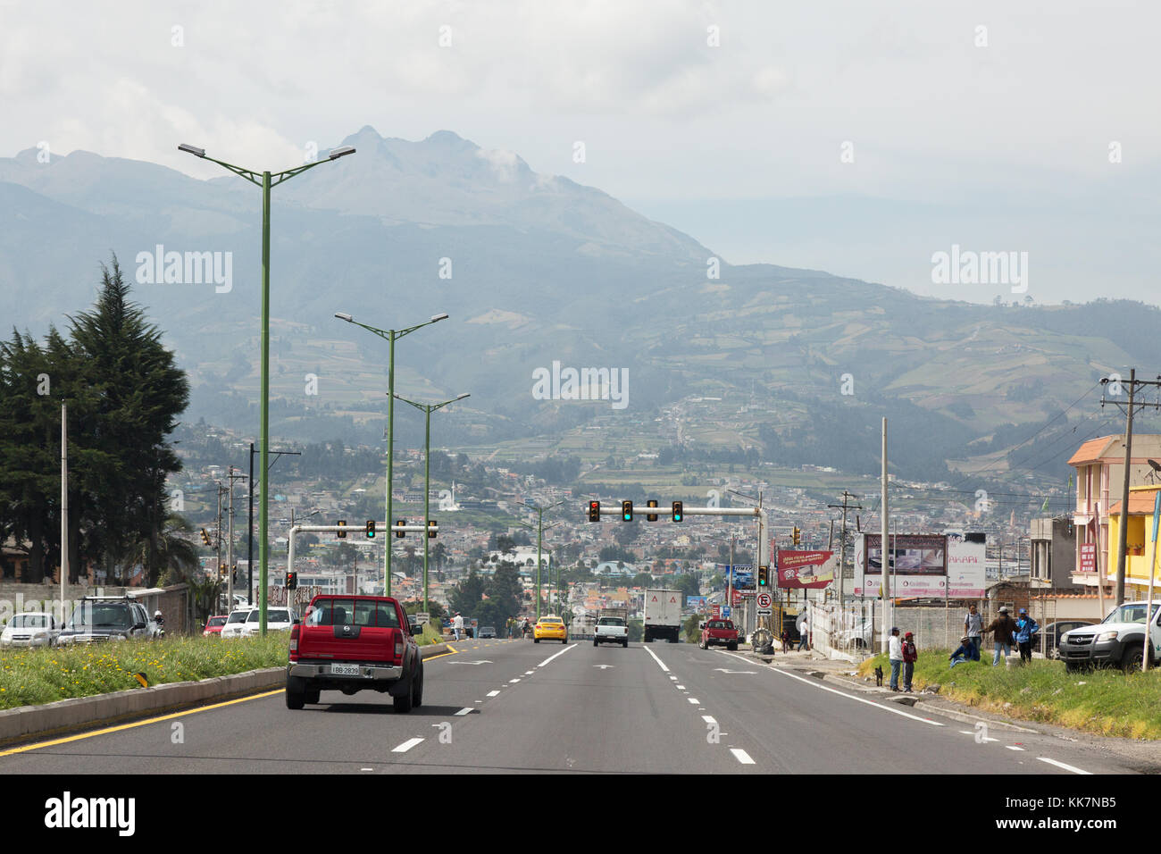 Ecuador - guidando la strada Panamericana vicino Ibarra, Ecuador del Nord, America del Sud Foto Stock
