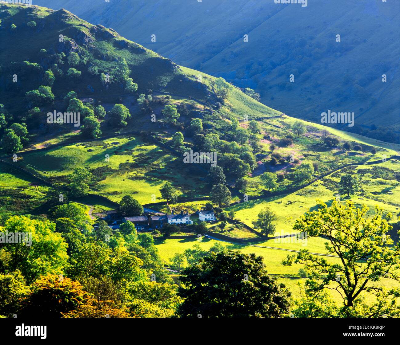 Hill Farm a capo di troutbeck Valley, a nord di Windermere, nel parco nazionale del distretto dei laghi, cumbria, Inghilterra. Foto Stock