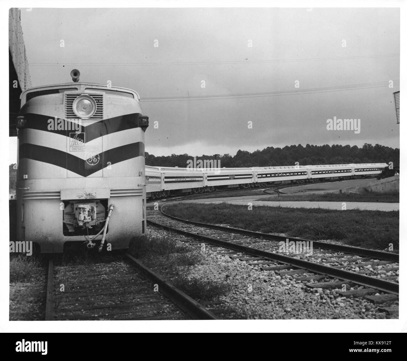 Fotografia della libertà il treno dietro l'angolo. Immagine cortesia archivi nazionali, 1948. Foto Stock
