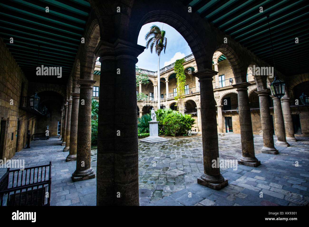 Statua di Cristoforo Colombo, il Museo della Città Museo de la Ciudad, Havana, Cuba Foto Stock