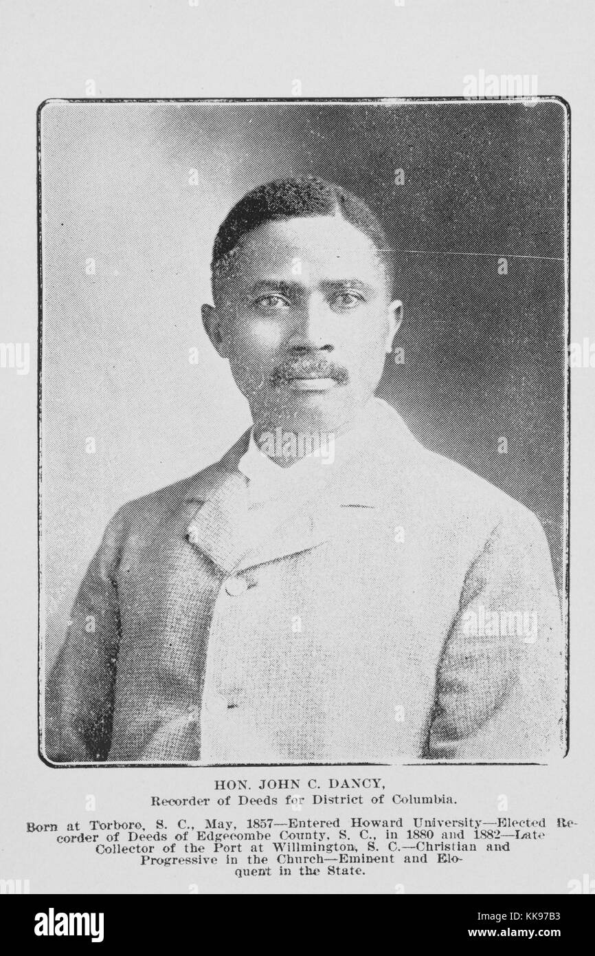 Fotografia in bianco e nero, ritratto di Giovanni C Dancy, leader di spicco in American Episcopale Metodista Zion Church, servito in varie capacità politico in tutta la sua vita e soprattutto con il Partito Repubblicano dal 1880 al 1890 come candidato per l'ufficio, convenzione nazionale delegato e portavoce della campagna, il suo più redditizi e politicamente importante posizione è arrivato nel 1891 quando il Presidente Benjamin Harrison designato lui collezionista di dogana per il porto di Wilmington, Carolina del Nord, 1902. Dalla Biblioteca Pubblica di New York. Foto Stock