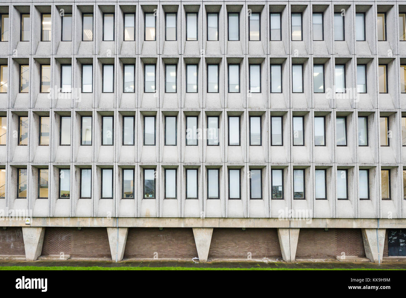 Gli uffici amministrativi di Salford centro civico a Swinton, Lancashire, un edificio modernista del 1973 dagli architetti Cruickshank e Sewards. Foto Stock