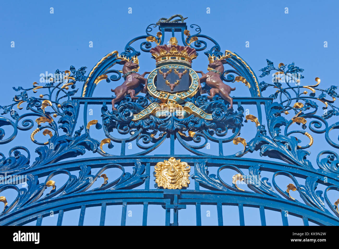 Londra, City of Westminster il nord o Devonshire porte del parco verde in Piccadilly Foto Stock