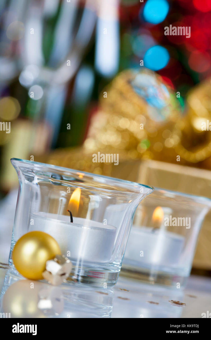 Decorazione di natale su albero di Natale sfondo Foto Stock