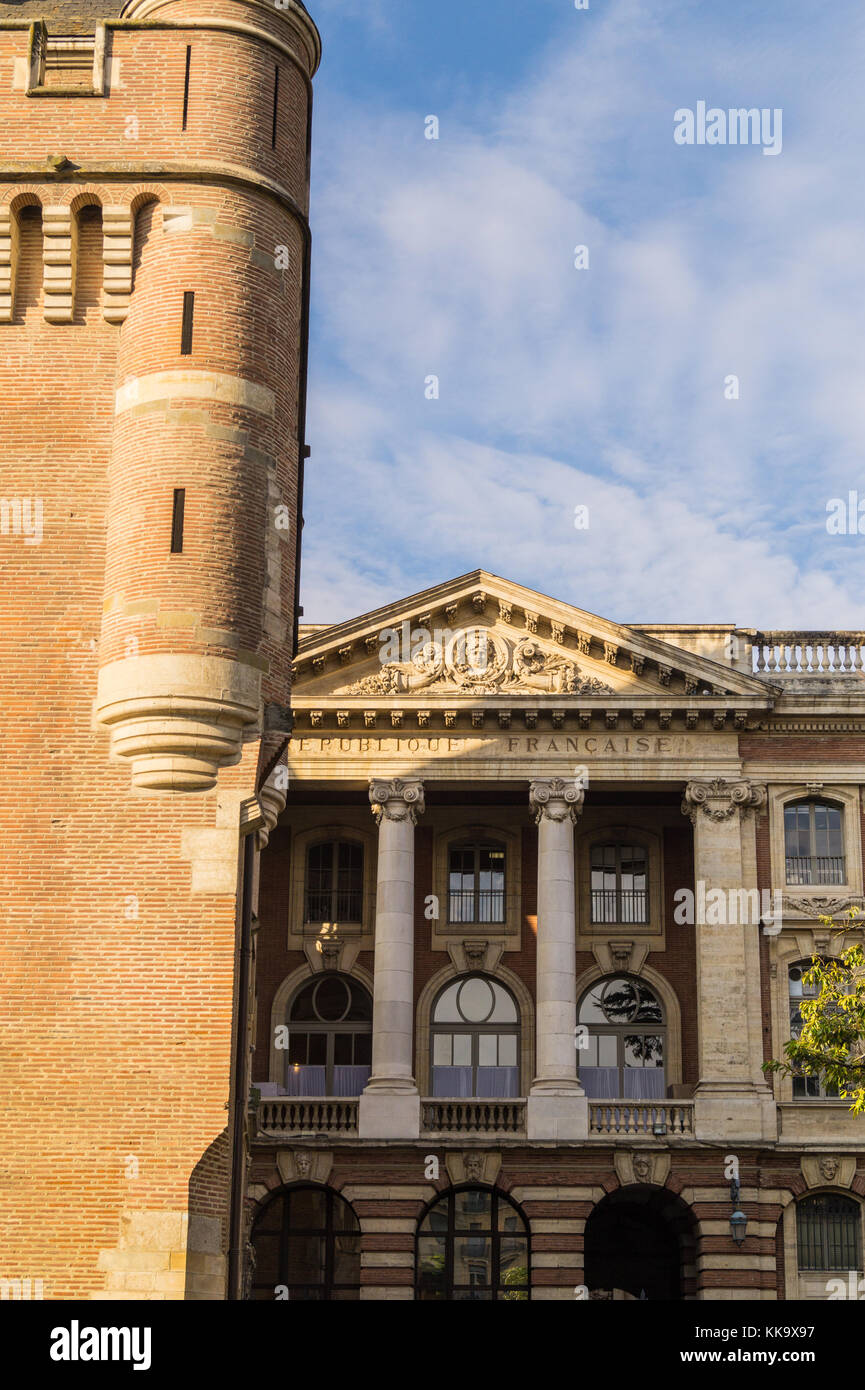 Mastio e Capitole, Square Charles de Gaulle, Toulouse, Haute-Garonne, Occitanie, Francia Foto Stock