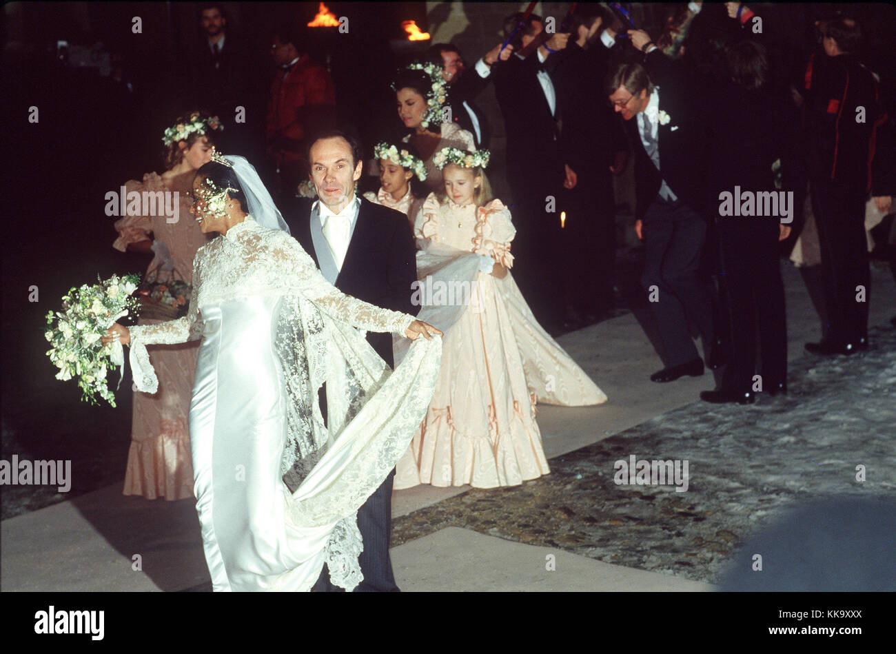 Diana Ross si sposa con l'armatore norvegese Arne Naess il 1 febbraio 1986 in Romainmotier (Svizzera). Diana Ross ha iniziato la sua carriera come membro di 'il Supremes" e lavora come artista solista fin dal 1970. Lei è nato il 26 marzo 1944 a Detroit (USA). | Utilizzo di tutto il mondo Foto Stock