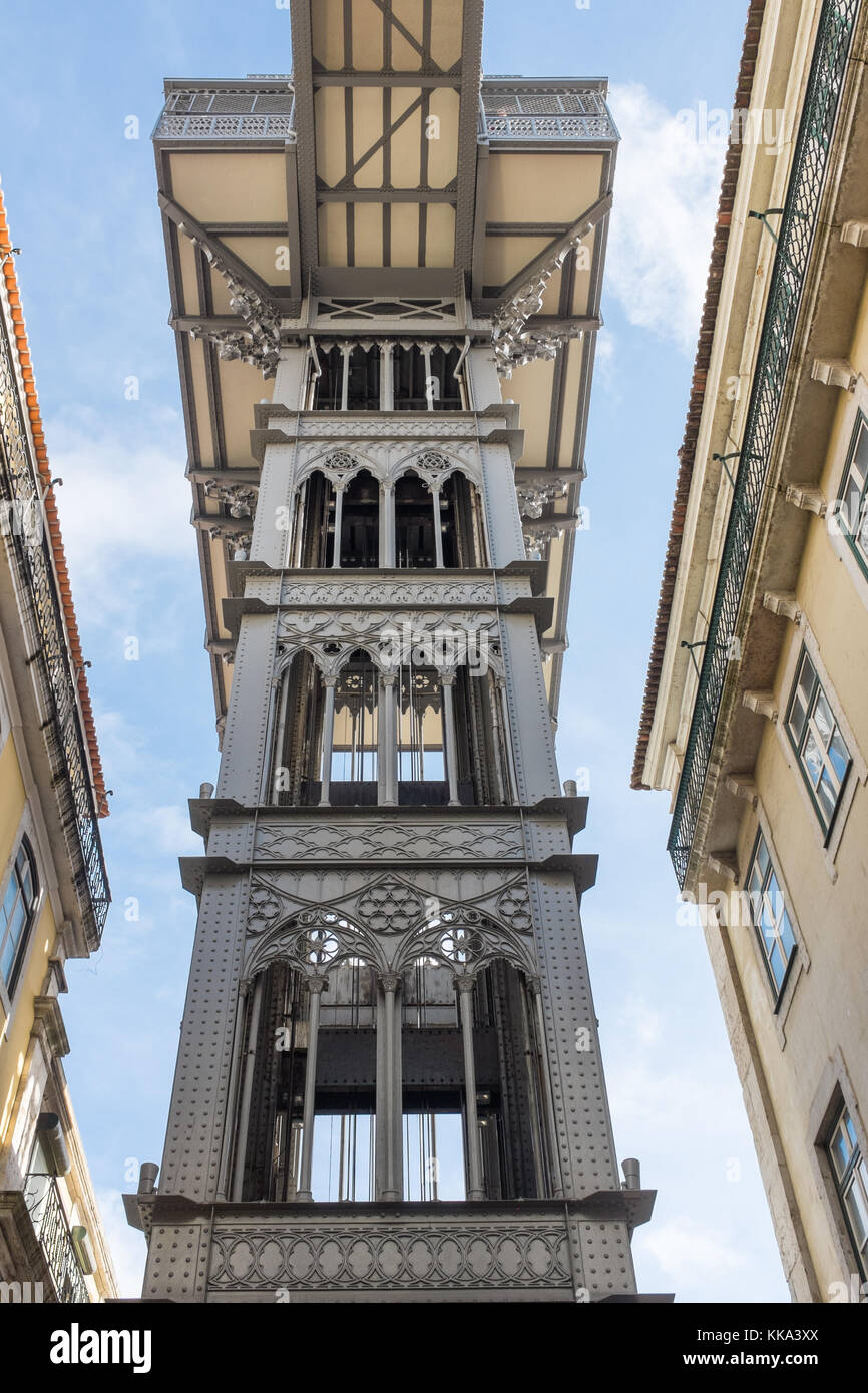 L'Elevador de Santa Justa o Elevador de Santa Justa a Lisbona costruito nel 1902 Foto Stock