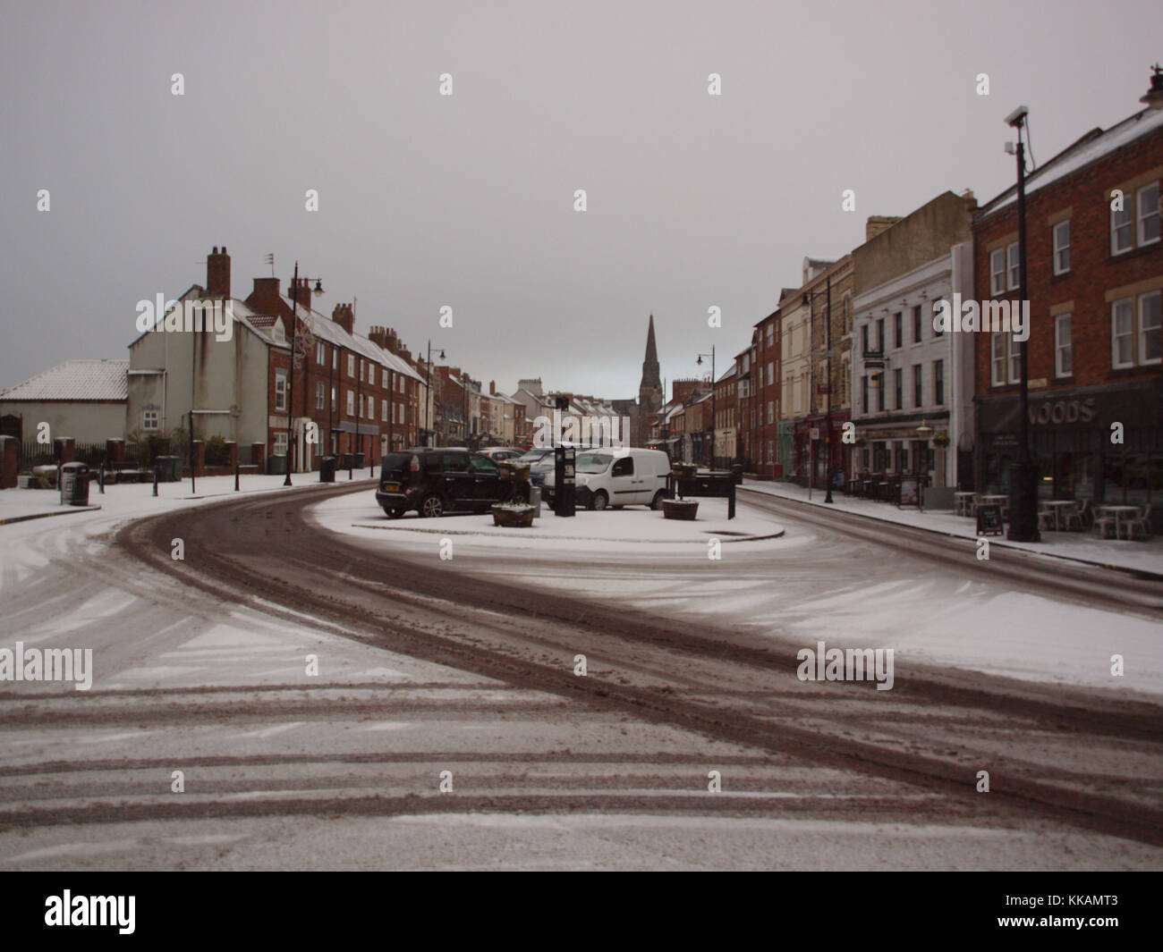 Newcastle Upon Tyne, 30 novembre 2017, Uk meteo. Neve moderata ampie docce in dal mare del Nord al villaggio storico di Tynemouth nel nord-est dell' Inghilterra. Credito: James Walsh Alamy/Live News Foto Stock