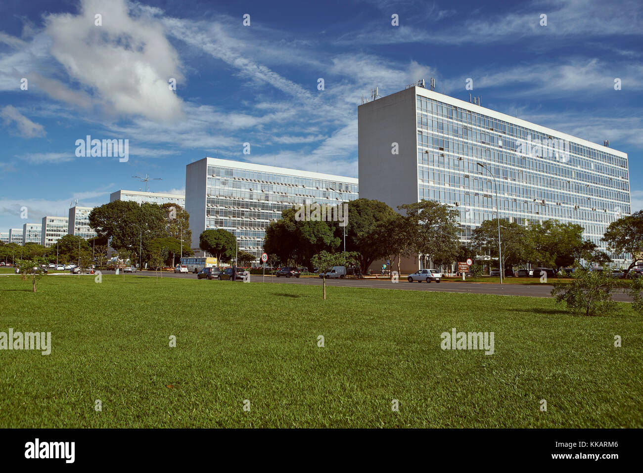 Ministeri standard progettati da Oscar Niemeyer nel 1958, parte del piano pilota, Brasilia, Brasile, Sud America Foto Stock