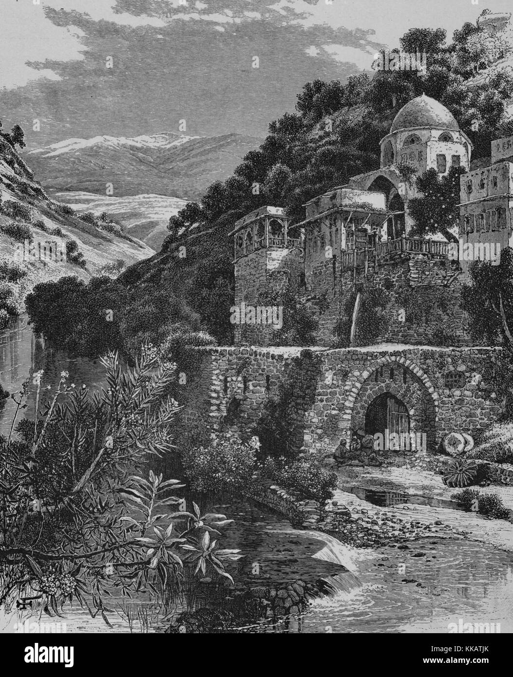 Incisione su legno raffigurante una grande struttura in pietra nella parte inferiore di una collina, un fiume che scorre attraverso di essa, con la dizione "Convento del Mullawiyeh o dervisci danzanti, Tripoli, con una vista in lontananza la neve incoronato i vertici del Libano, in primo piano scorre il Kadisha (il fiume sacro), chiamato anche Nahr Abu Ali, sul sentiero può essere visto un acqua-ruota e due millst', dal libro pittoresco Palestina, Sinai, Egitto, da Sir Charles William Wilson, 1882. Dalla Biblioteca Pubblica di New York. Foto Stock