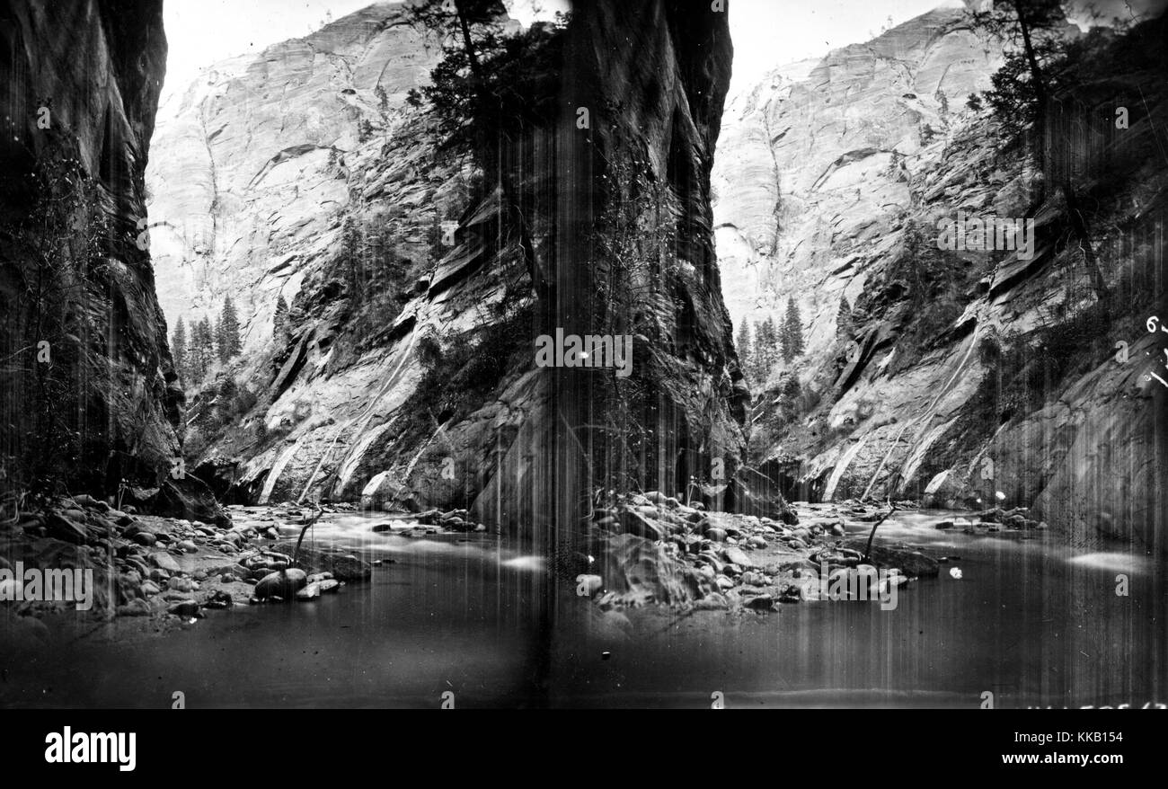 Stereografia della forcella ad est del fiume vergine e le scogliere circostanti, Utah. Immagine cortesia USGS. 1875. Foto Stock