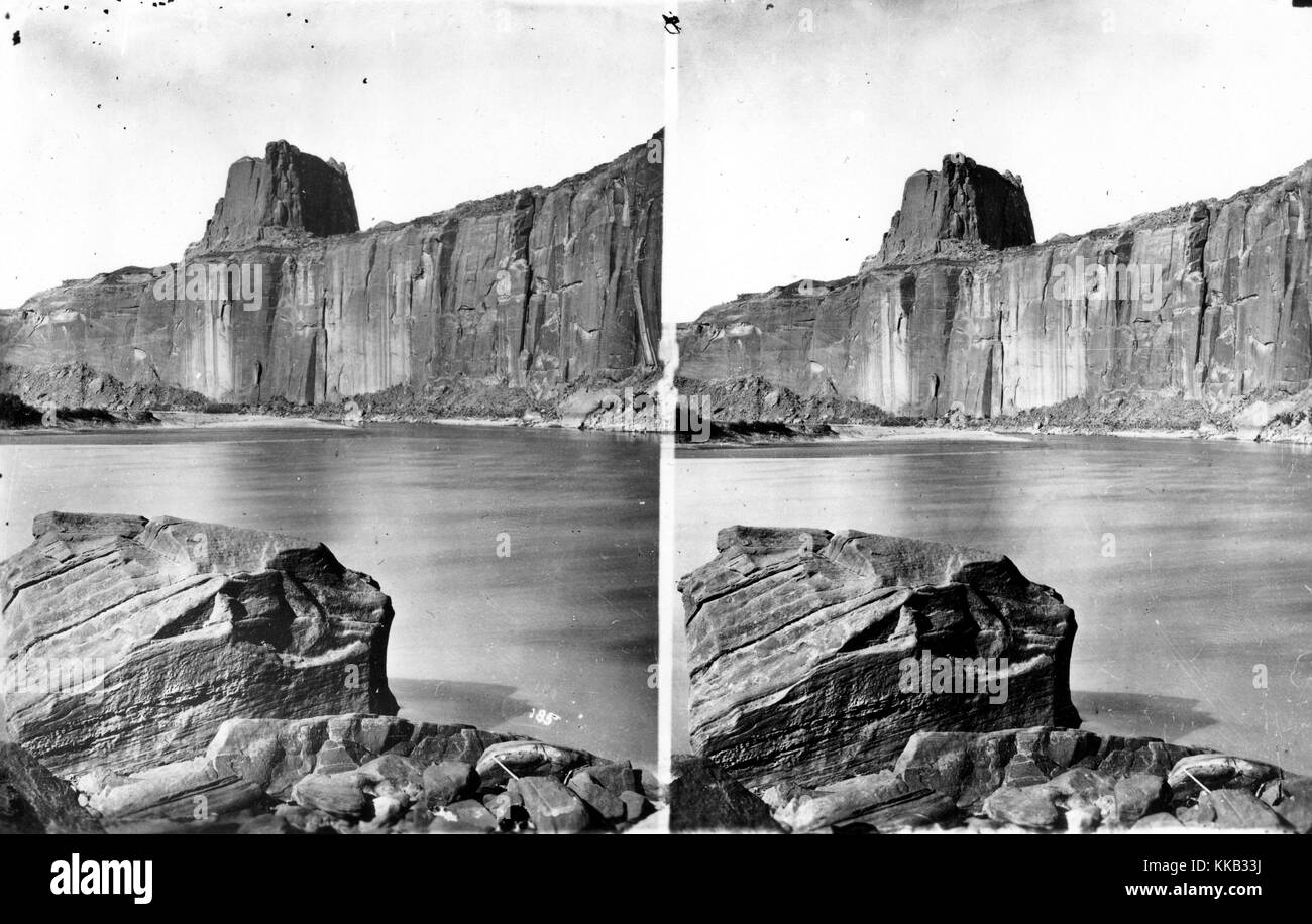 Stereografia di una vista dall'interno del Glen Canyon sul fiume Colorado. Immagine cortesia USGS. 1875. Foto Stock