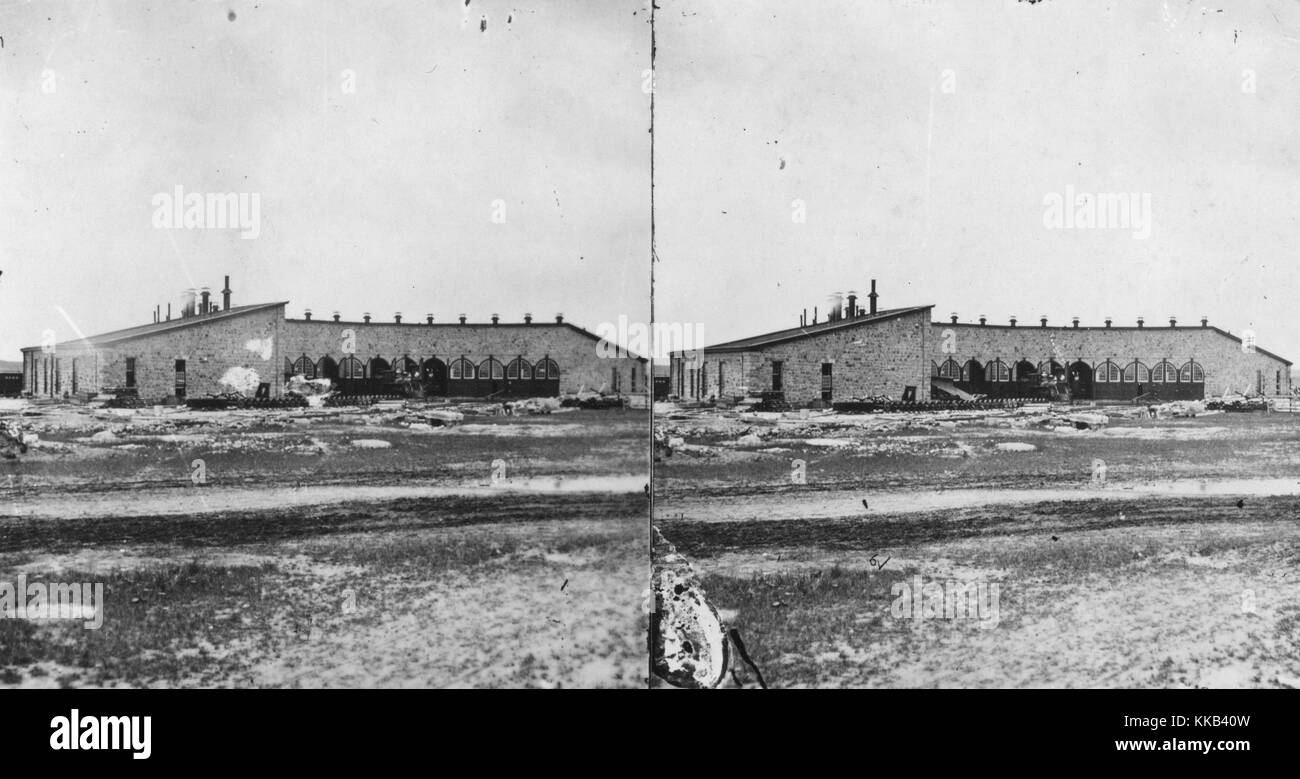 Stereografia di ferrovia roundhouse, il Parco Nazionale di Yellowstone, Wyoming. Immagine cortesia USGS. 1869. Foto Stock